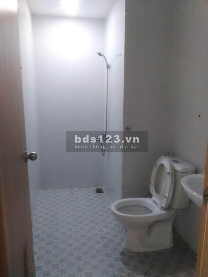 Cho thuê chung cư 1AB Cao Thắng, P2, Q3:70m2, 2p ngủ, Ban công, NT, 9tr