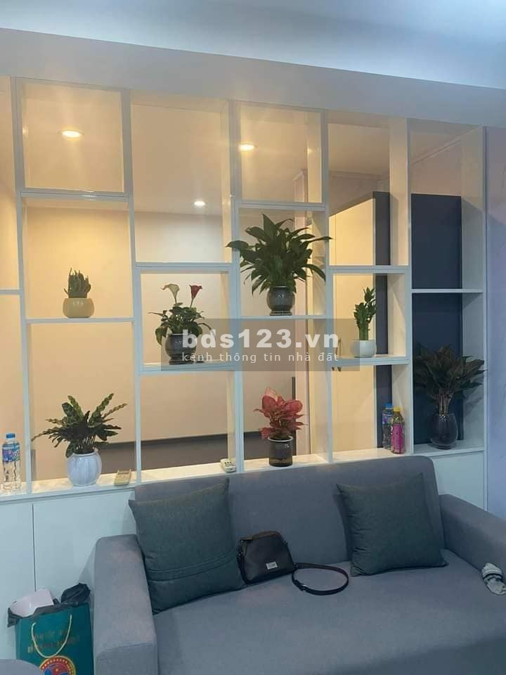 Bán Nhà Gần Đường Tôn Đức Thắng, Đống Đa 50m, giá 2.48 tỷ.