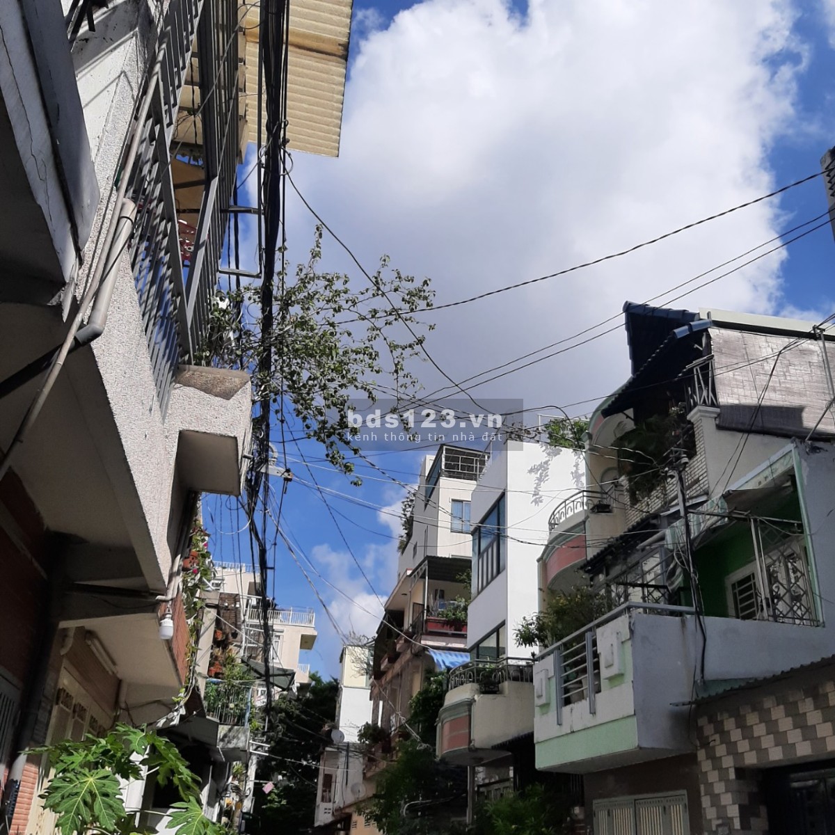 Nhà HXT oto ngủ trong nhà, BTCT 4 Tầng, CMT8,TB, 50 M2 chỉ 10.6 tỷ.