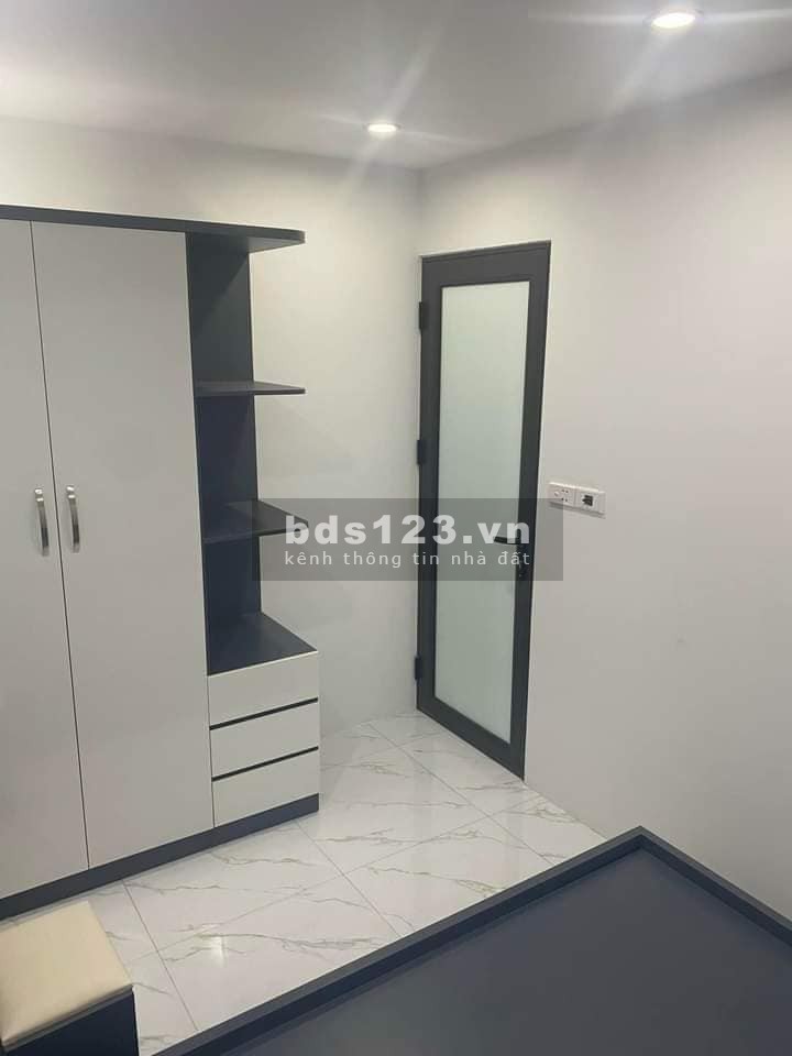 Bán Nhà Gần Đường Tôn Đức Thắng, Đống Đa 50m, giá 2.48 tỷ.