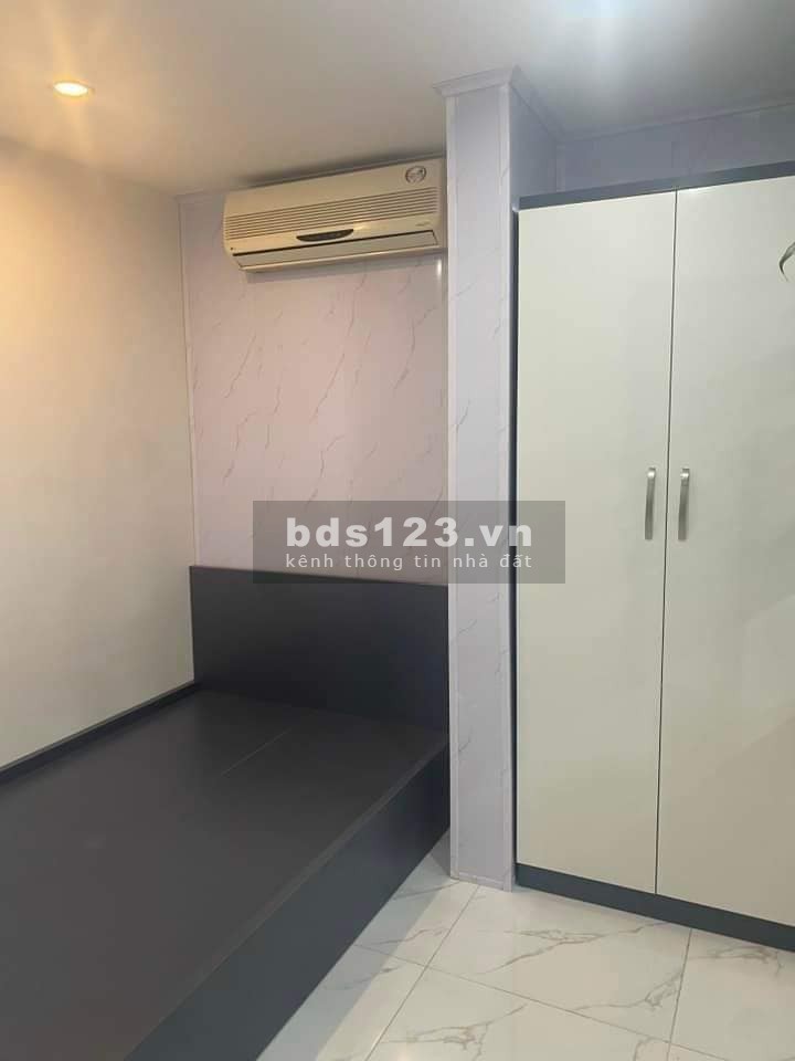 Bán Nhà Gần Đường Tôn Đức Thắng, Đống Đa 50m, giá 2.48 tỷ.