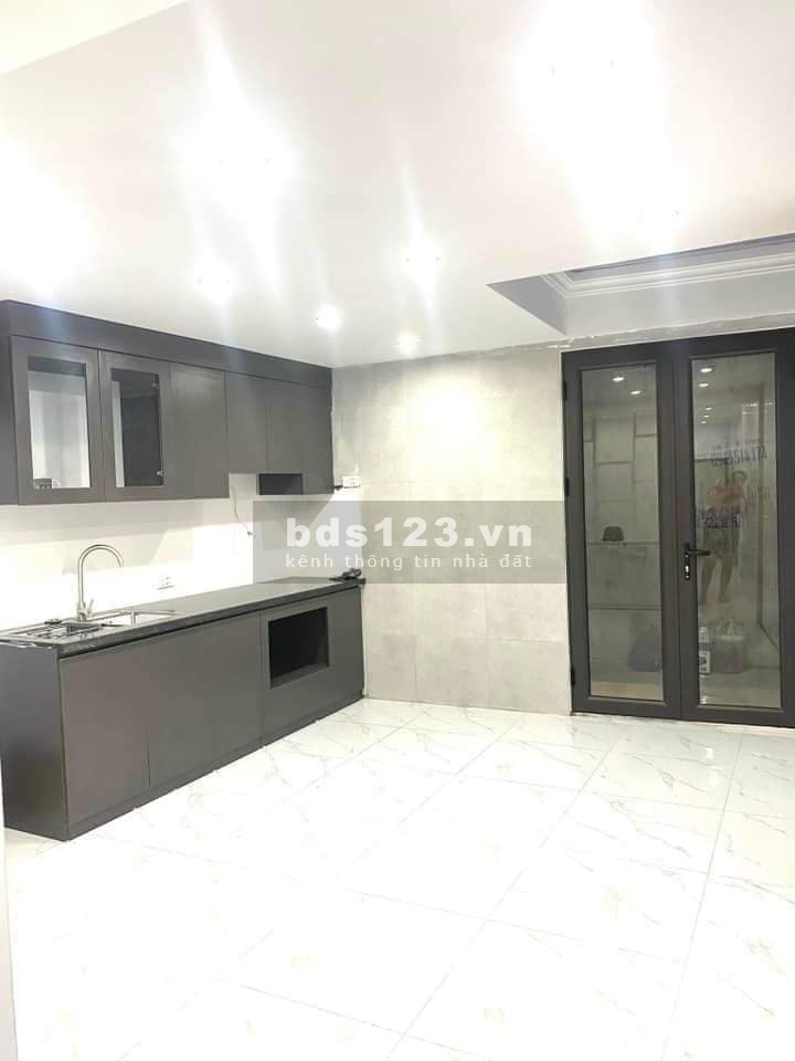 Bán Nhà Gần Đường Tôn Đức Thắng, Đống Đa 50m, giá 2.48 tỷ.