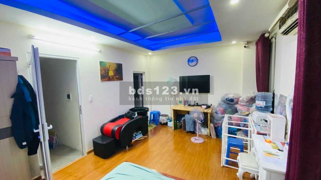 Cần bán nhà riêng 30m2 sát Ngoại Giao Đoàn.