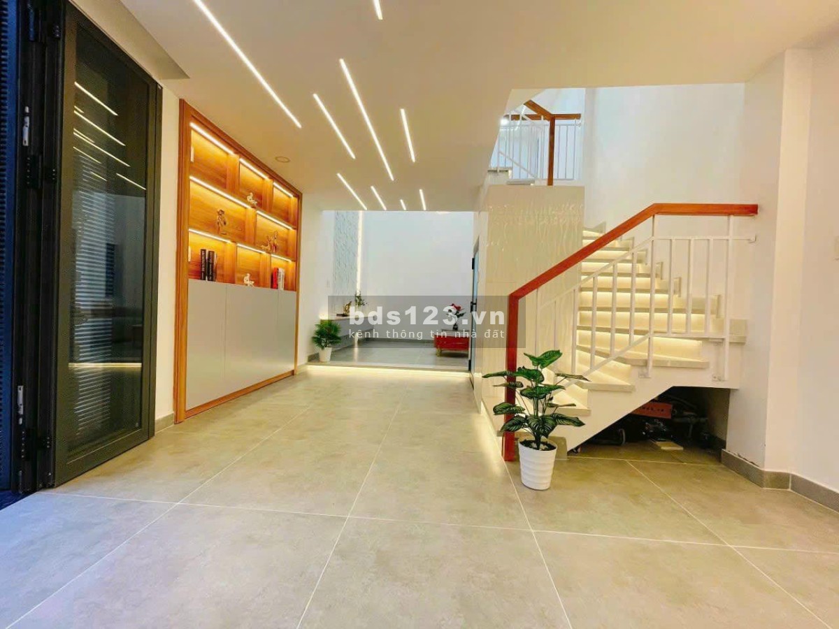 Nhà HXT oto ngủ trong nhà, BTCT 4 Tầng, CMT8,TB, 50 M2 chỉ 10.6 tỷ.