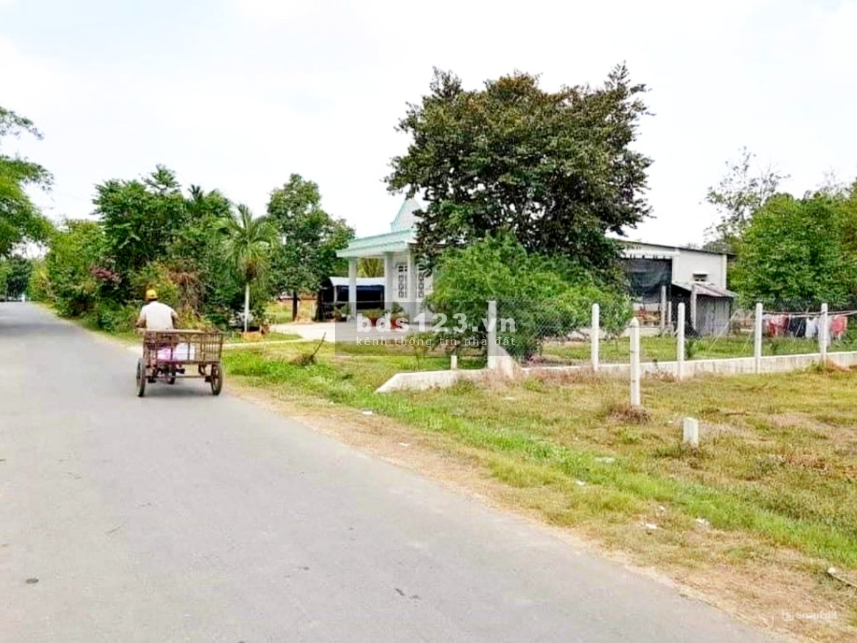 172M2 SÁT ĐƯỜNG NGUYỄN HỮU CẢNH - TP THUẬN AN. GIÁ 1TY450.