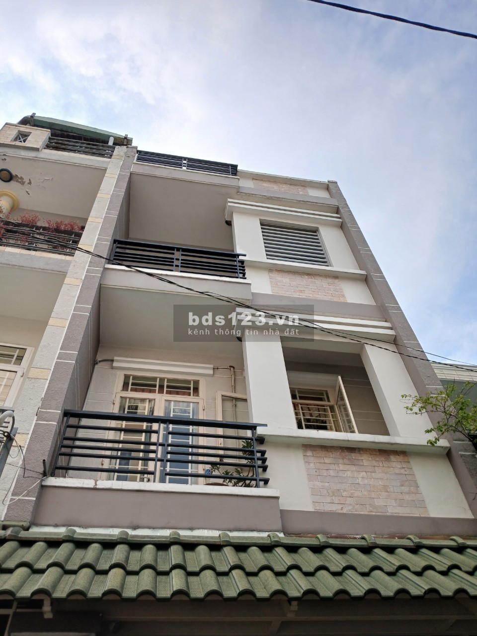 Bán Nhà Đẹp LUNG LINH HXH, khu VIP, 4 Tầng, Trường Chinh, 70 M2, chỉ 11.5 tỷ.