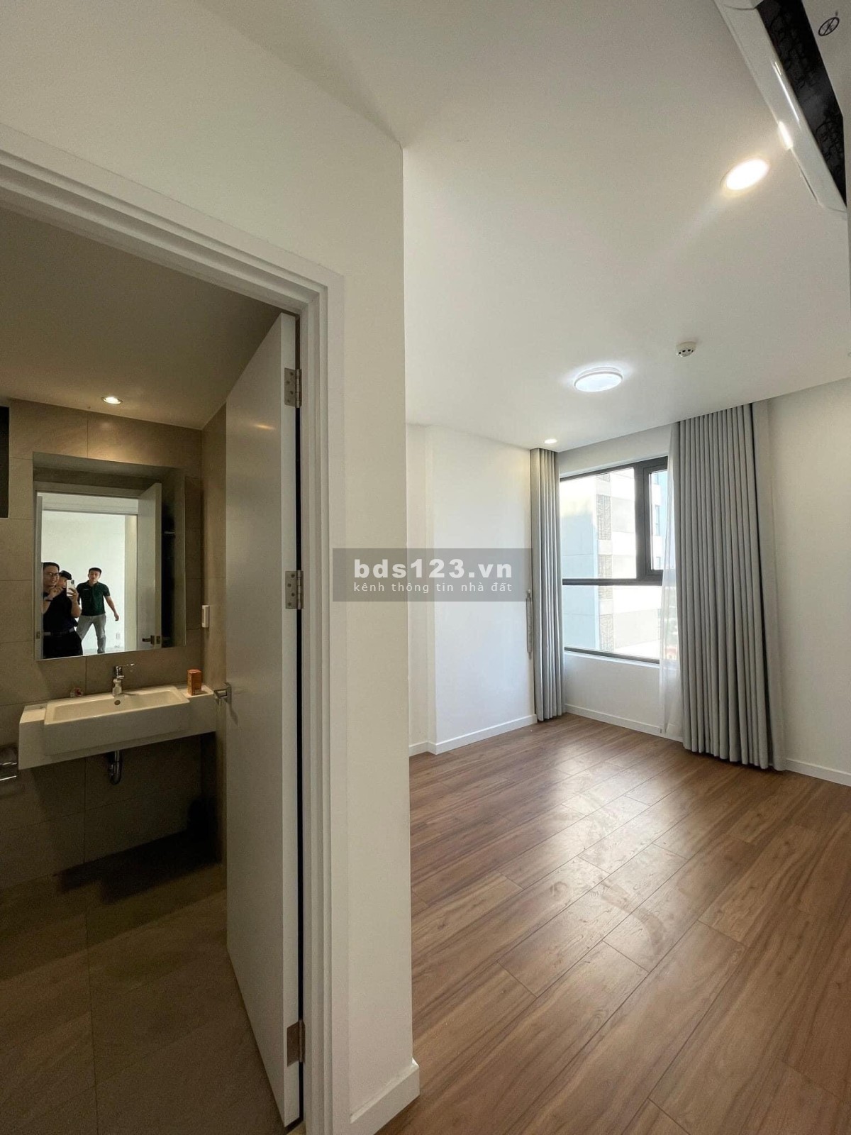 Căn hộ 2PN 2WC view sông tại quận 2 cần bán. Dự án D'LUSSO đã có sổ. Giá tốt nhất thị trường