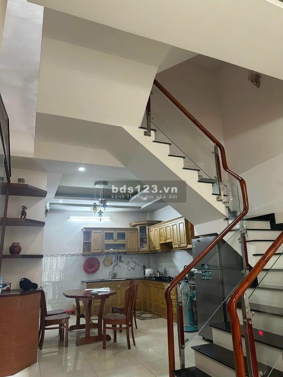 Bán Nhà Đẹp LUNG LINH HXH, khu VIP, 4 Tầng, Trường Chinh, 70 M2, chỉ 11.5 tỷ.