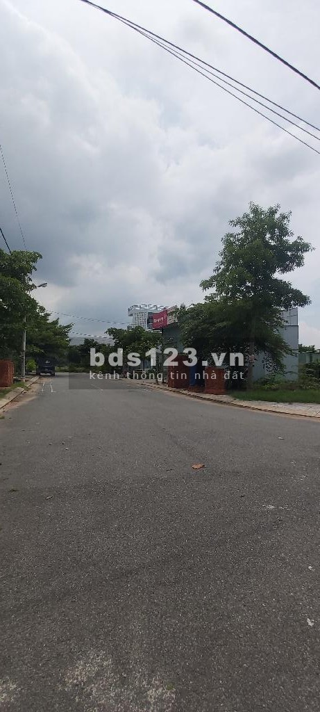 Bán Đất 81m2, Ngang 5.9m, Đối Diện Vinhomes Quận 9. Giá Nhỉnh 4 tỷ TL