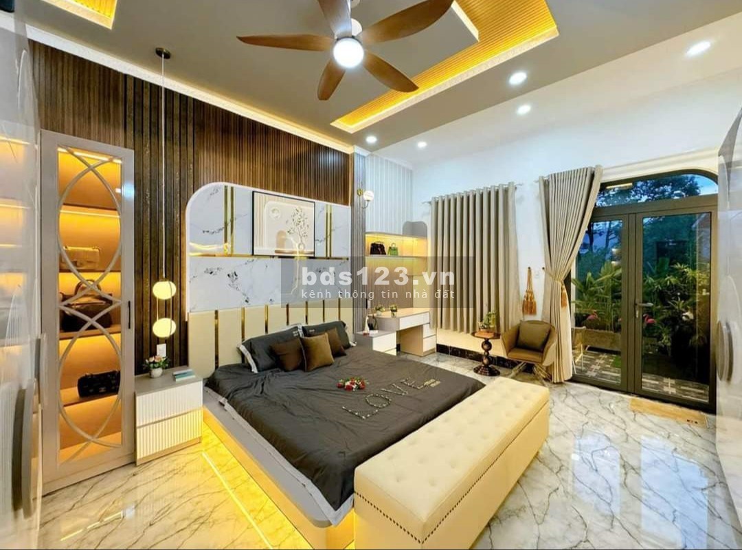 Bán Nhà Bình Chánh Sổ Hồng Riêng, 81m2, 3pn 3wc 1 phòng tắm, có chỗ đậu oto