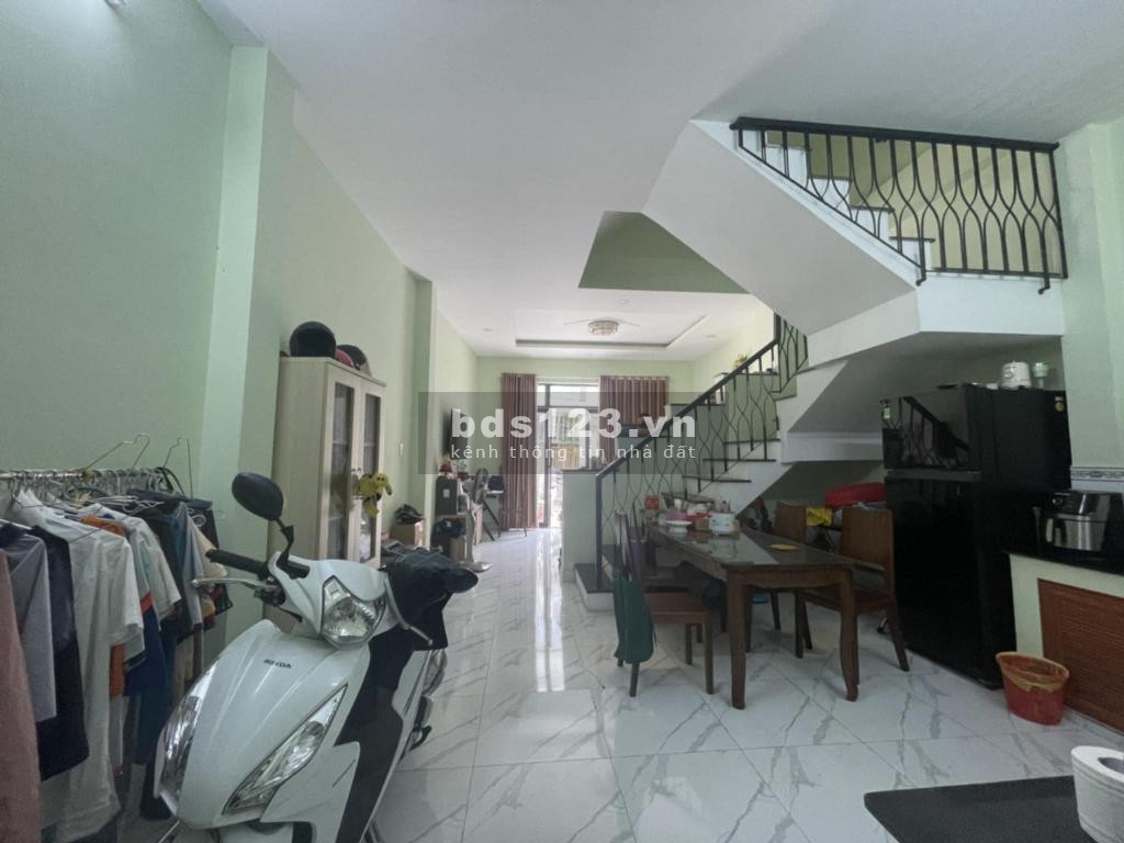 GẤP BÁN!! Bán Nhà 4 tầng 62m2 Hẻm 5m Nguyễn Duy Trinh, Quận 9 Gía Chỉ 3,8 Tỷ TL