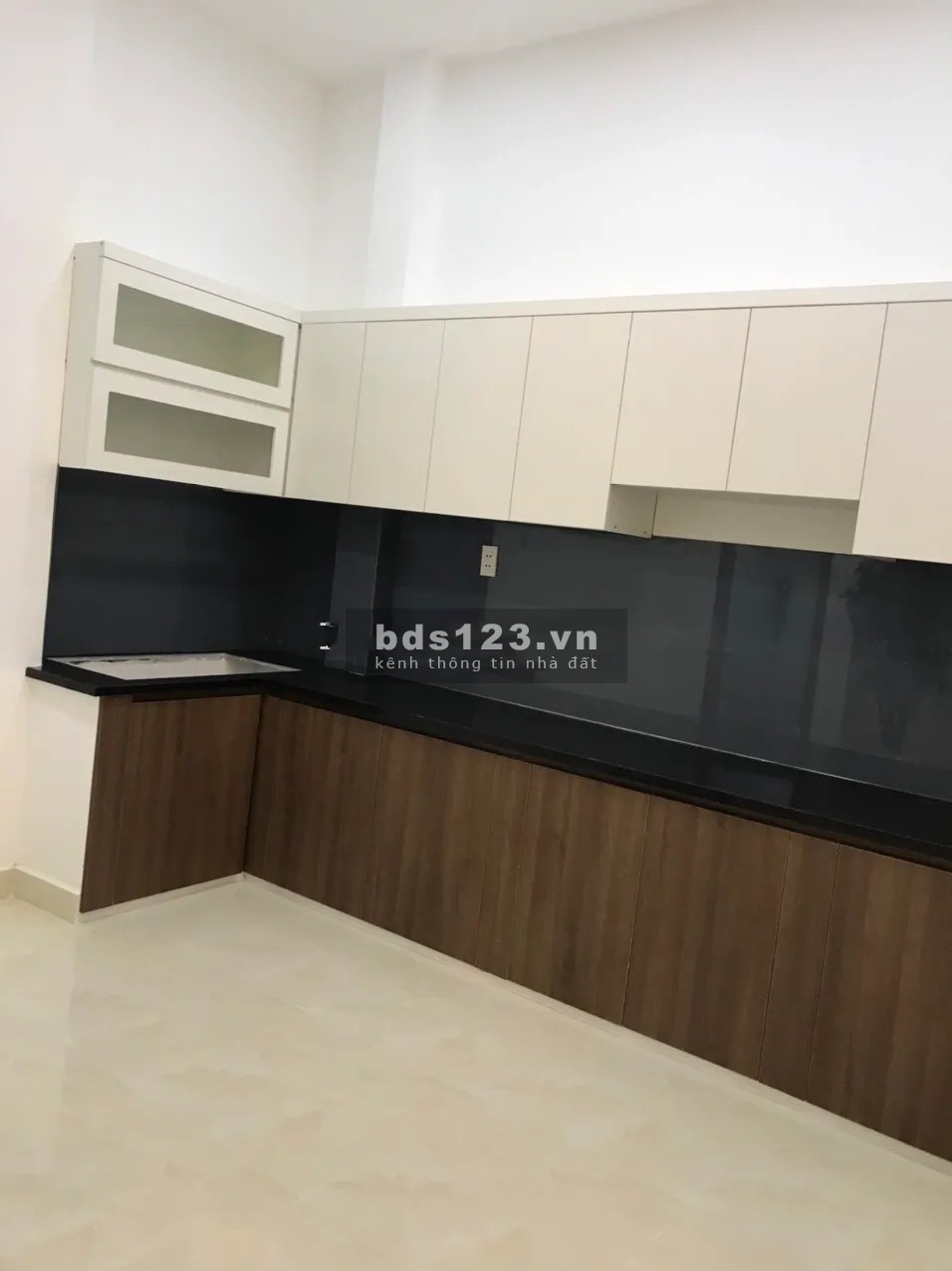 Bán nhà 42m2 SHR - Giá chỉ 2 tỷ 920 Nguyễn Văn Mại, P4, Tân Bình (1 trệt - 2 lầu). Gần sân bay TSN.