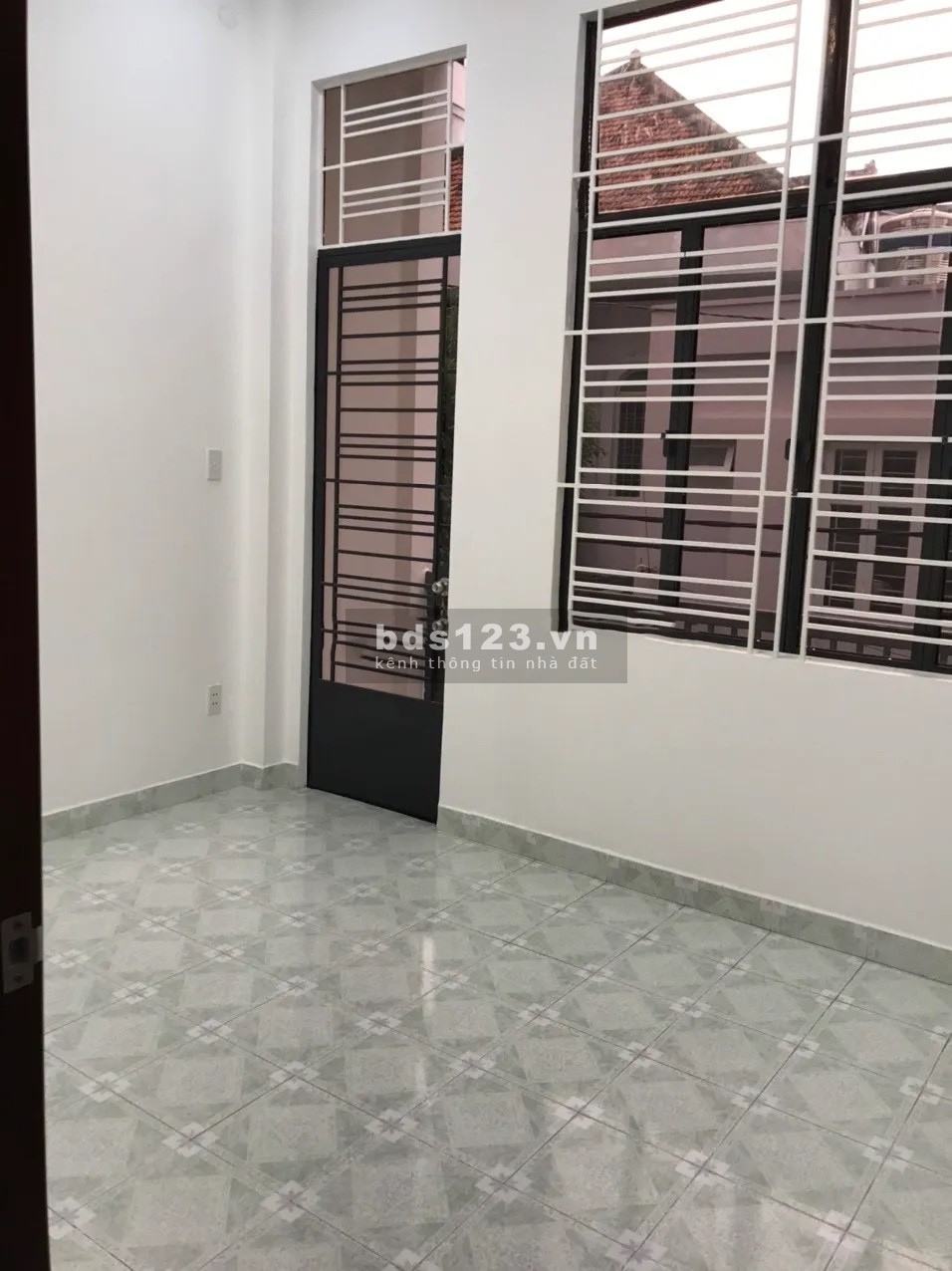 Bán nhà 42m2 SHR - Giá chỉ 2 tỷ 920 Nguyễn Văn Mại, P4, Tân Bình (1 trệt - 2 lầu). Gần sân bay TSN.
