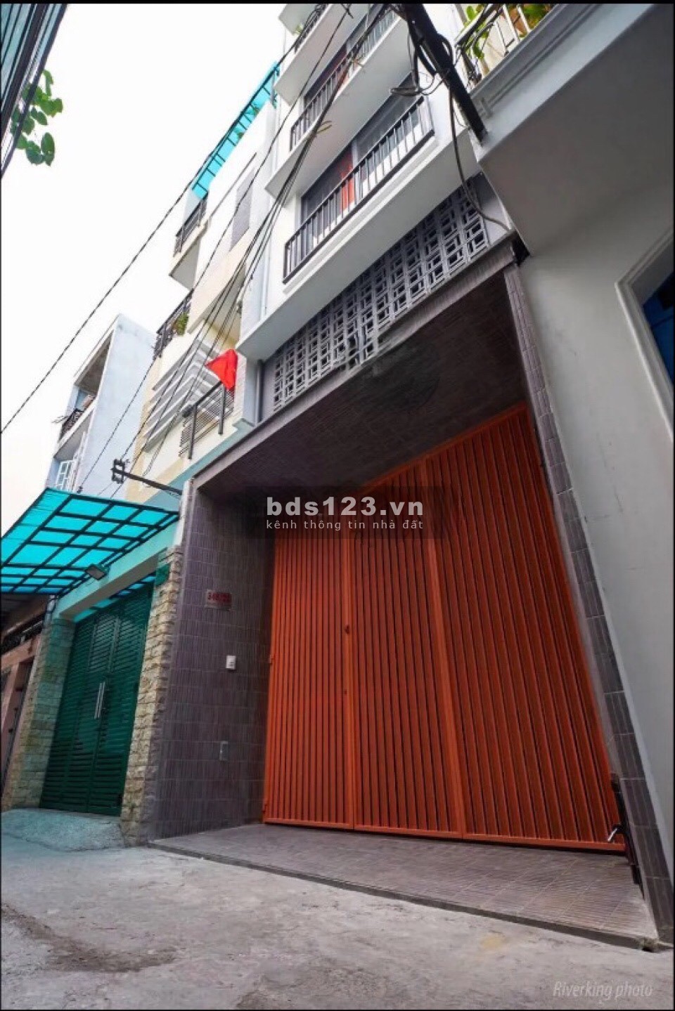 Bán nhà Phan Văn Trị, P11,Bình Thạnh, gần siêu thị Emart. DT 42m2 (trệt, 1 lửng, 2 lầu). Giá 2tỷ440
