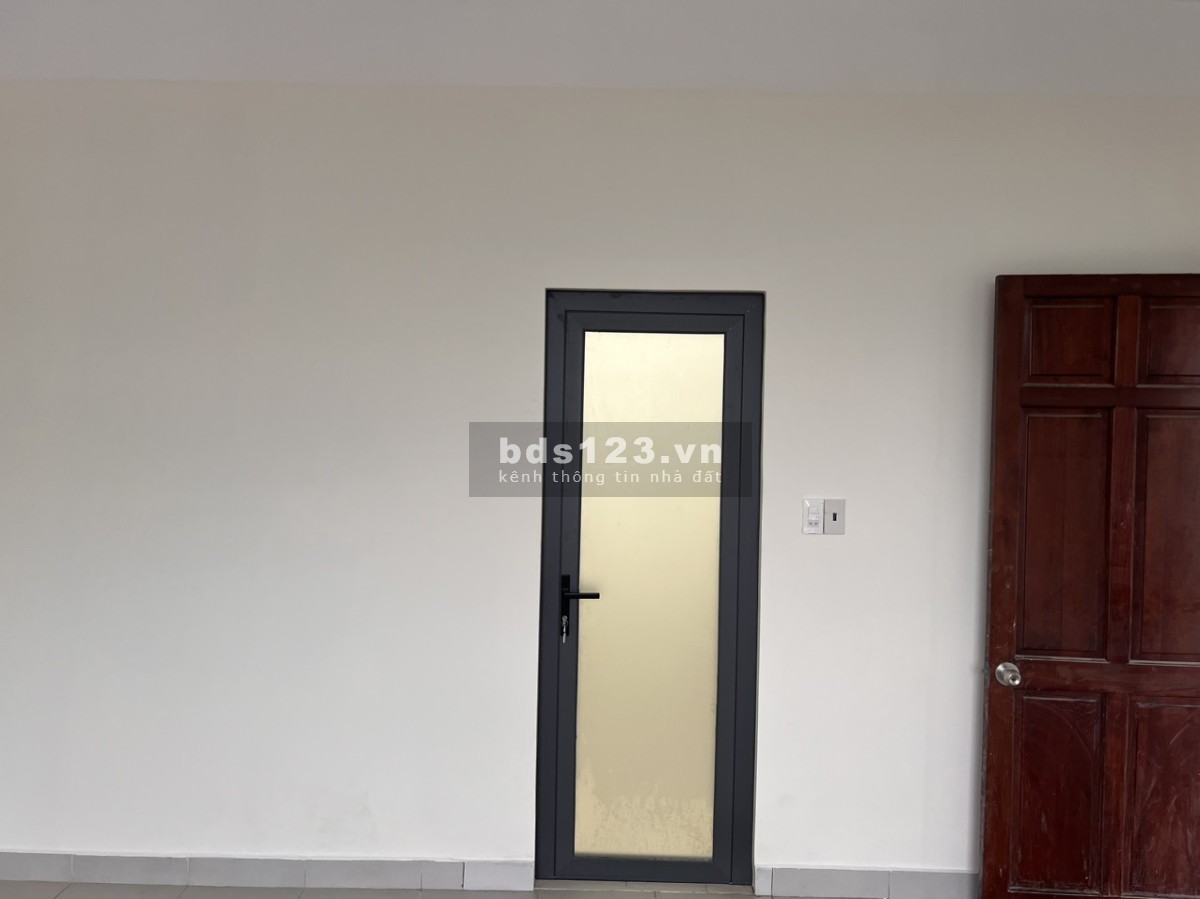 Bán căn hộ chung cư Đường Sắt, Quận 3, SHR, 90m2, 2p ngủ, 2wc, giá 3,8 tỷ