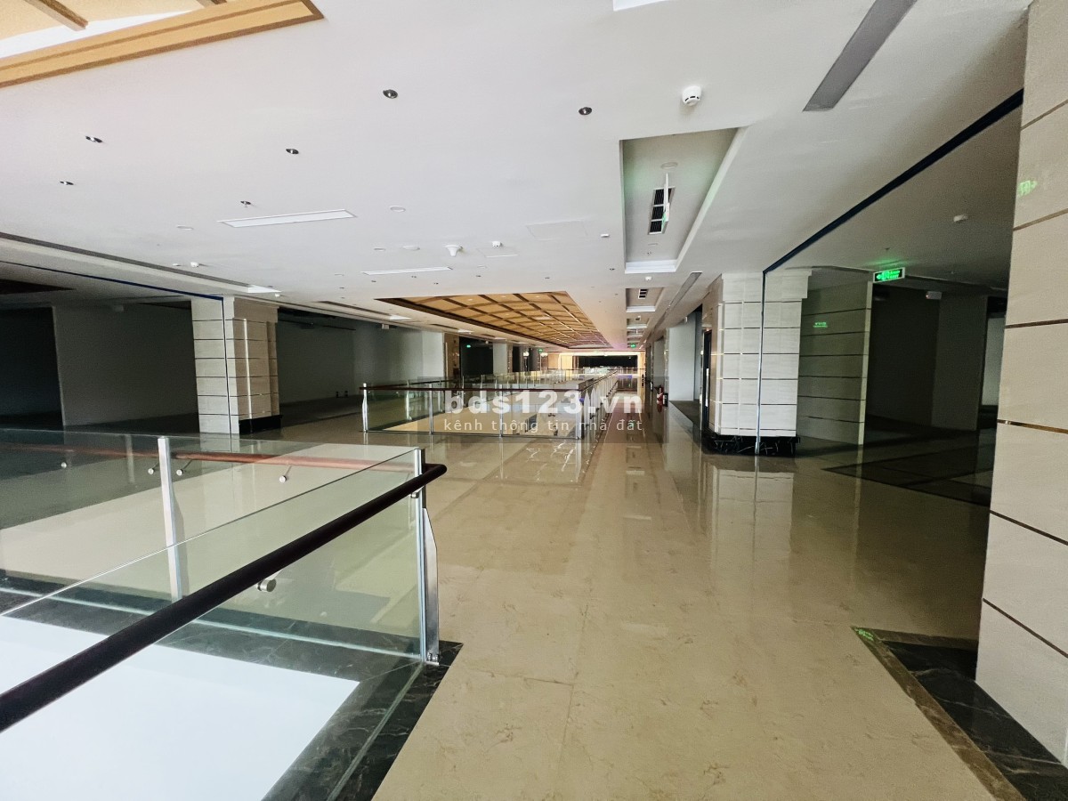 Bán Shop 100m Fzone (PZ4) giữa 58 tòa chung cư, chân ga Metro số 6 Vinhomes Smart City giá 5,7 tỷ