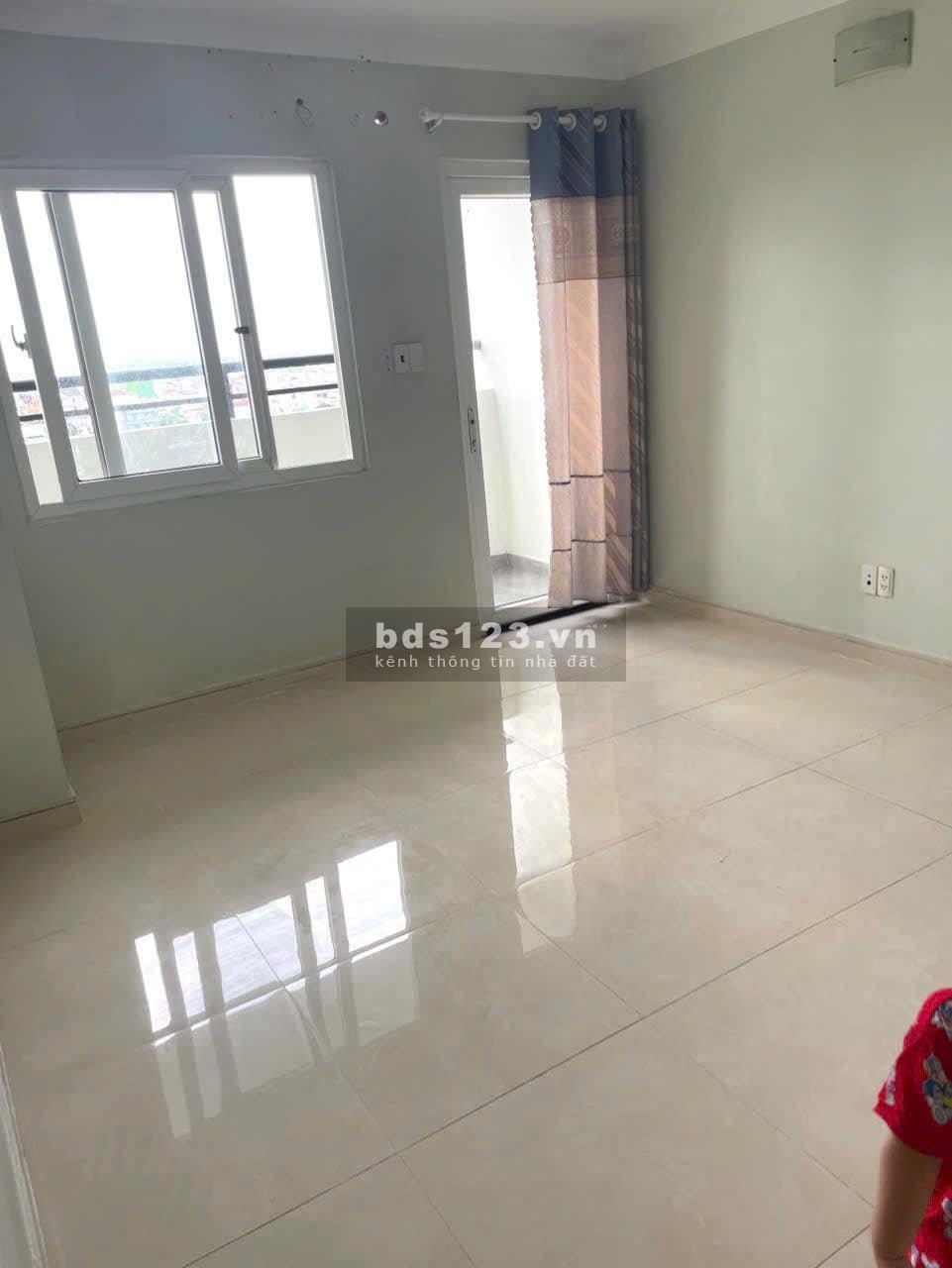 Cho thuê căn chung cư ở Đặng Văn Ngữ, p10, Phú Nhuận 2p ngủ, 12,5tr