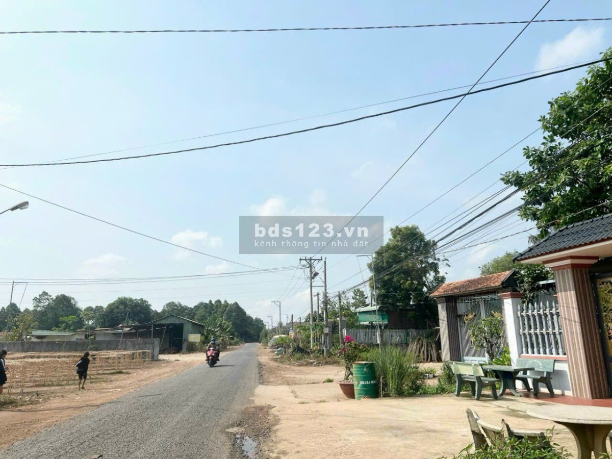 Cần bán gấp 2 lô liền kê đất mặt tiền 16m KDC Tân Thành, TP. Đồng Xoài, Bình Phước giá chỉ 600tr