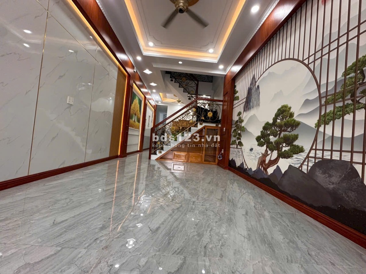 Bán nhà nhà 1 trệt 2 lầu dân cư Đông Hòa, trung tâm Thành Phố Dĩ An