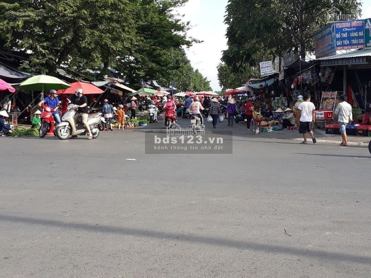 BÁN LỖ (20X26=520M2)full SỔ RIÊNG TC, GIÁ 260TR,TRUNG TÂM THỊ XÃ,SÁT KCN, CHỢ