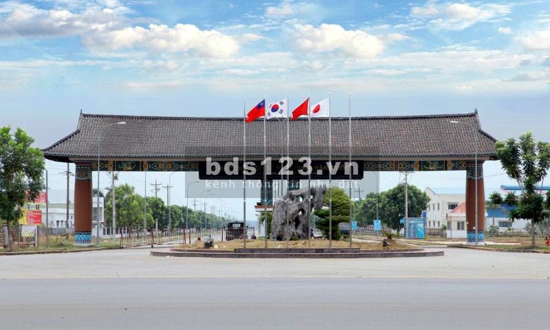 BÁN LỖ (20X26=520M2)full SỔ RIÊNG TC, GIÁ 260TR,TRUNG TÂM THỊ XÃ,SÁT KCN, CHỢ