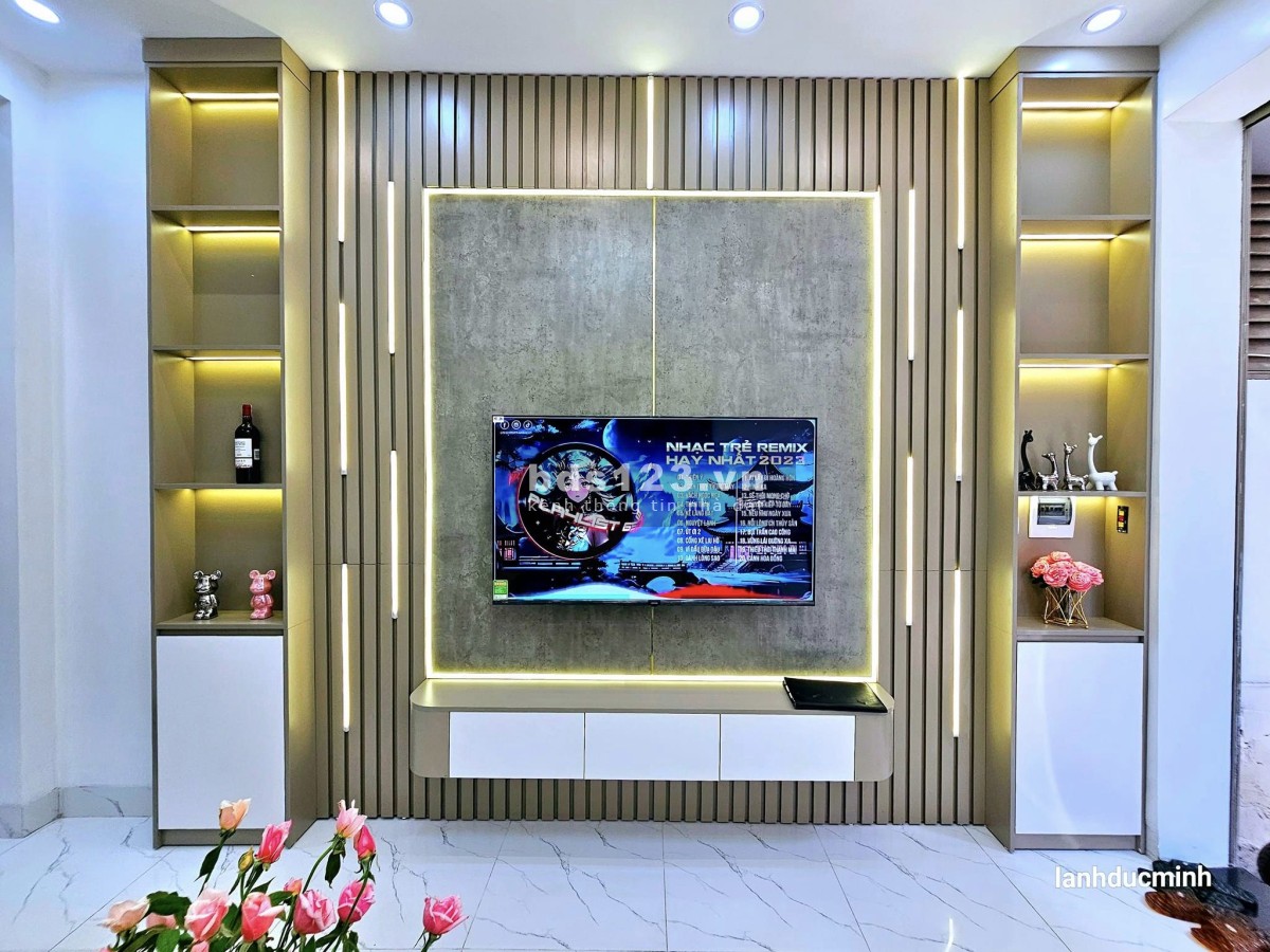 HÀNG HIẾM GIÁ TỐT ĐƯỜNG HOÀNG MAI, NGÕ Ô TÔ 32M X 5 TẦNG, NHÀ MỚI Ở NGAY CHỈ 6,9 TỶ