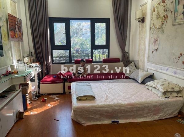 Bán nhà Nguyễn Văn Linh, Thạch Bàn, nhà xây 5 tầng, 33m2