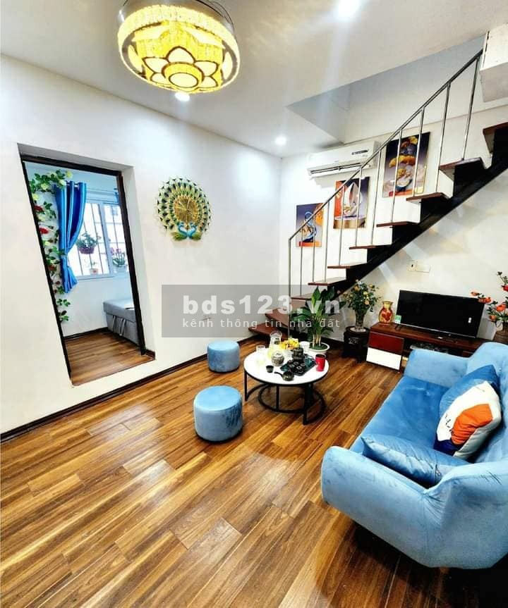 Bán Nhà Gần Đường Phố Quỳnh Mai, Hai Bà Trưng 45m, giá 1.52 tỷ.