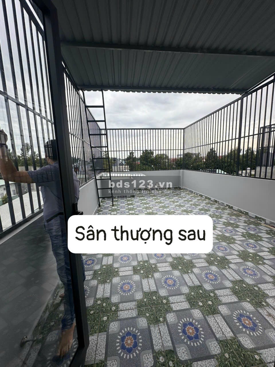 Bán nhà nhà 1 trệt 2 lầu dân cư Đông Hòa, trung tâm Thành Phố Dĩ An