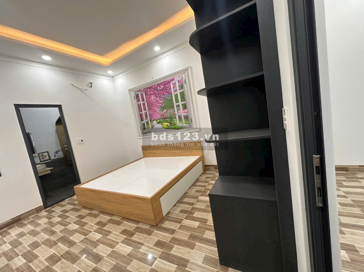 Bán nhà nhà 1 trệt 2 lầu dân cư Đông Hòa, trung tâm Thành Phố Dĩ An