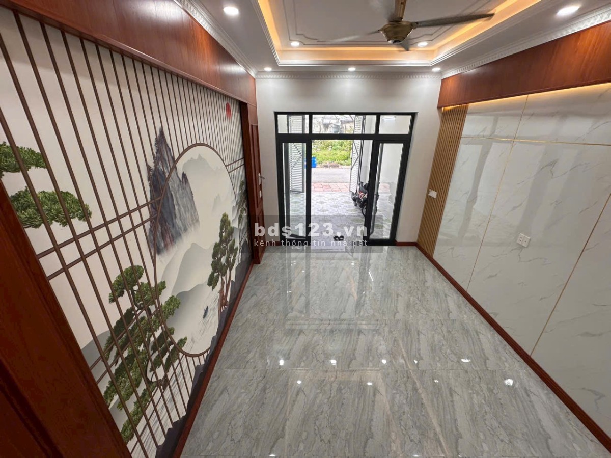 Bán nhà nhà 1 trệt 2 lầu dân cư Đông Hòa, trung tâm Thành Phố Dĩ An