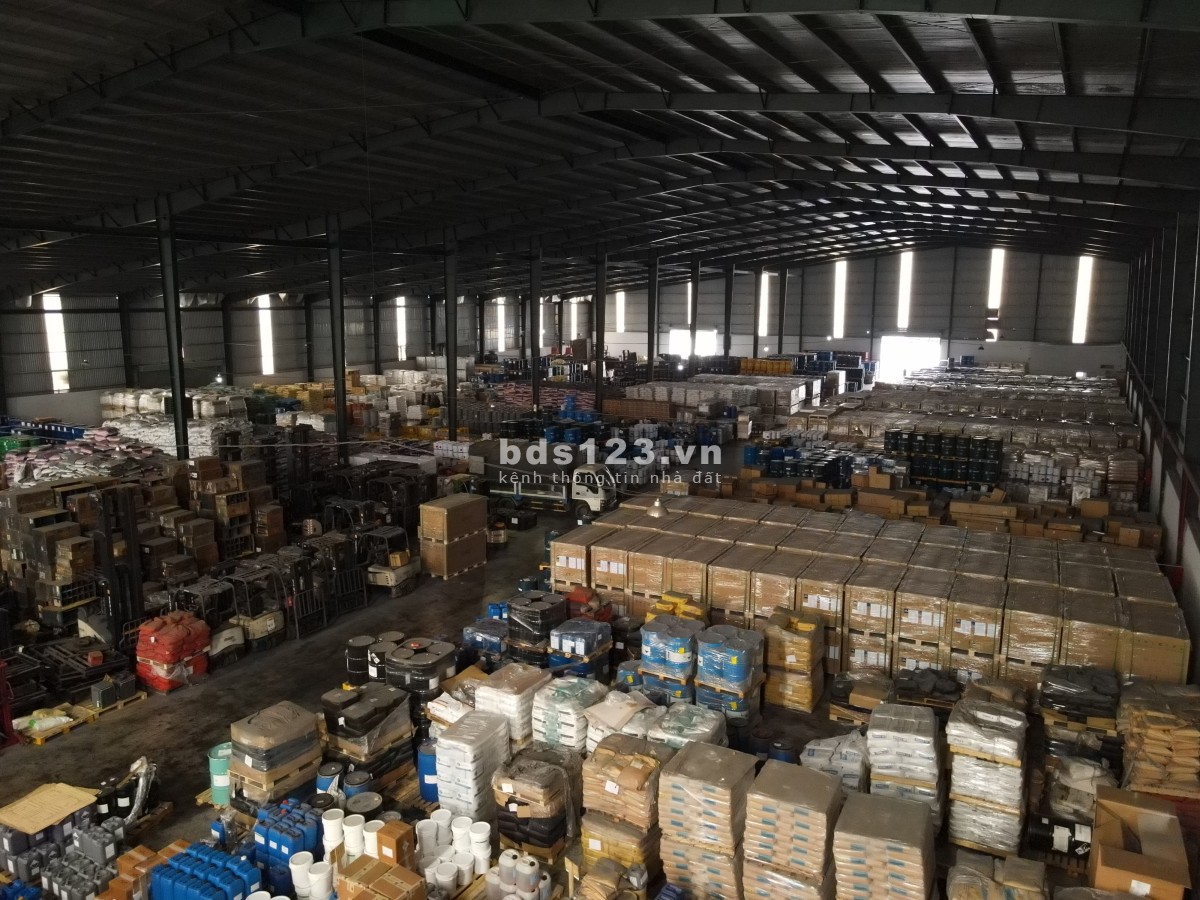 Cần cho thuê gấp diện tích kho chung ~7000m2 tại đường DT743, KCN Sóng thần 2, Dĩ An, BD