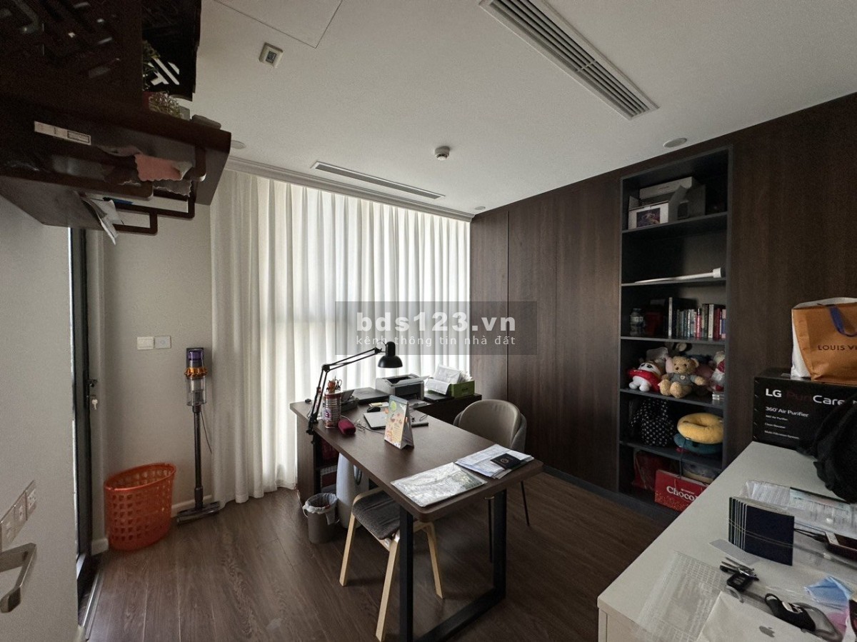 Cần bán căn góc 3PN, tòa R2 Sunshine Riverside, ban công Đông Nam view cầu Nhật Tân Giá 5.5 tỷ.