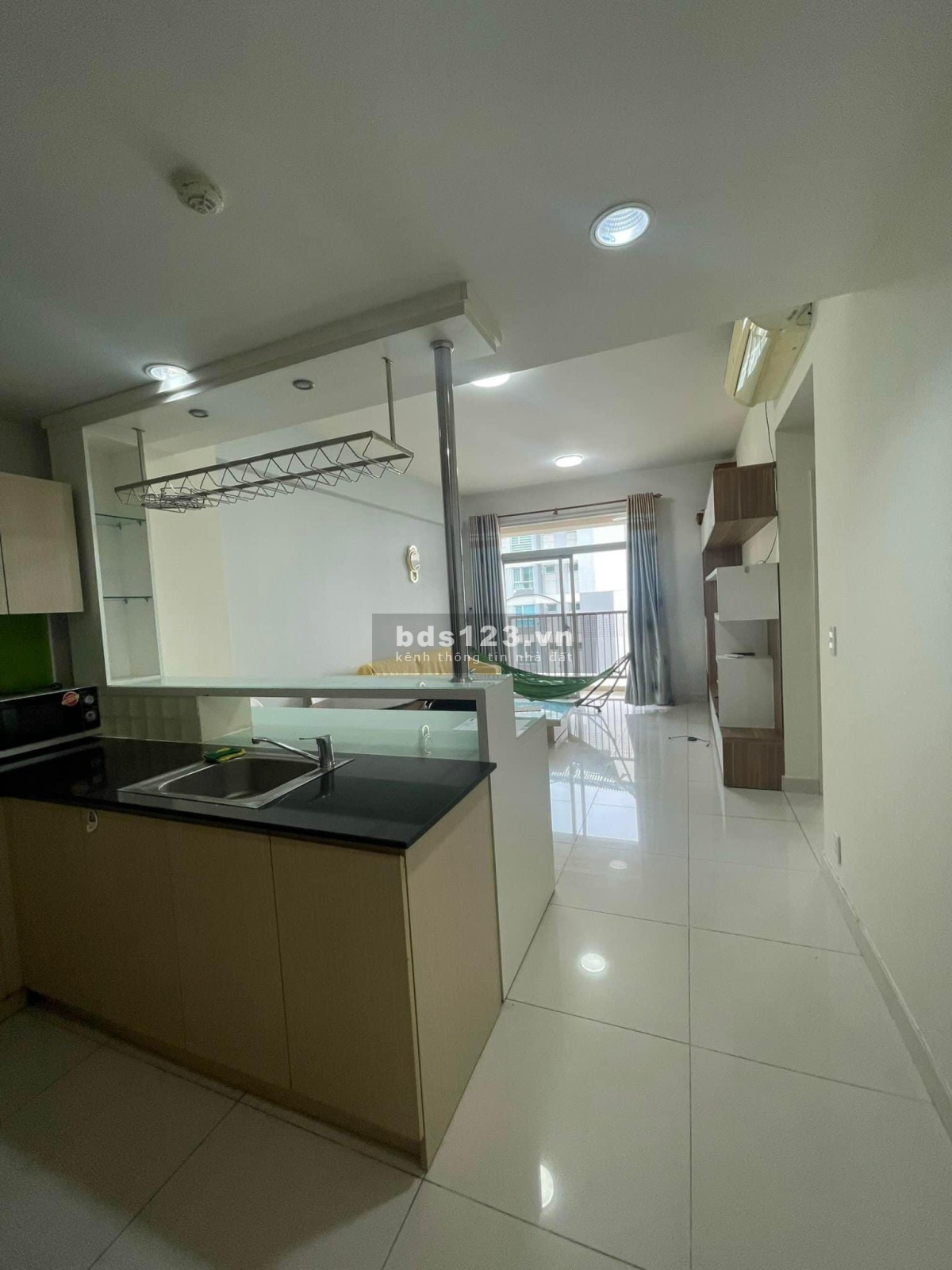 Chung Cư 590 CMT8 - Quận 3 70m2 2pn, 2wc 11tr5/th. Nội thất đầy đủ, tầng cao view thoáng