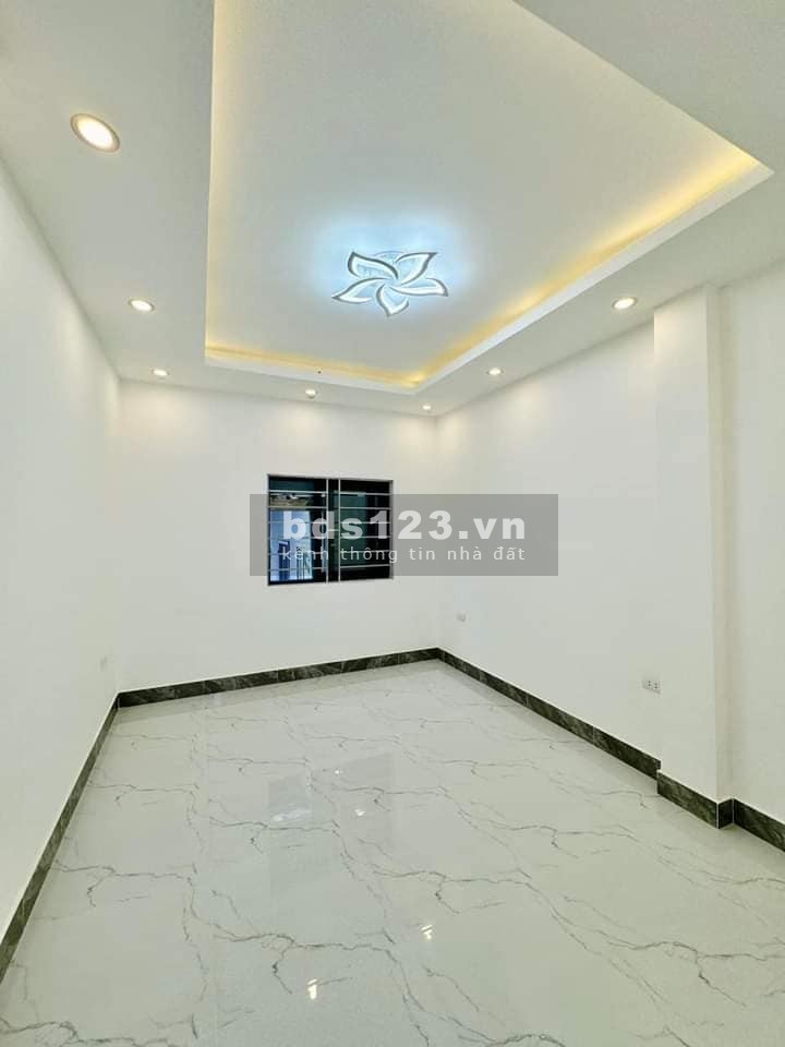 Bán Nhà Gần Đường Phố Kim Hoa, Đống Đa 30m, 5 tầng, mt 3m, giá 6.28 tỷ.