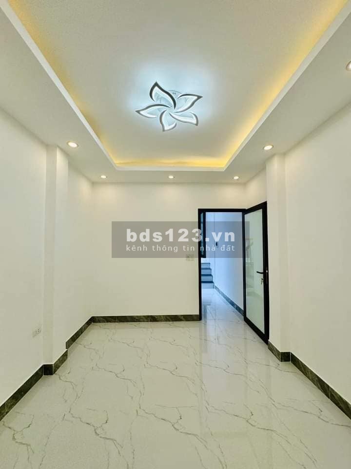 Bán Nhà Gần Đường Phố Kim Hoa, Đống Đa 30m, 5 tầng, mt 3m, giá 6.28 tỷ.