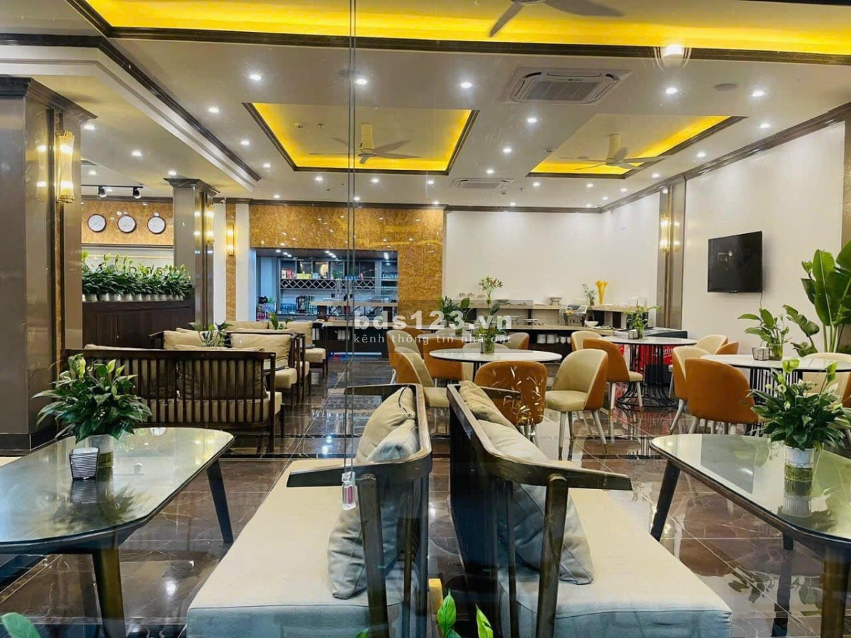 khách sạn 3 * tiêu chuẩn tỉ lệ lấp phòng đến 70% / tháng