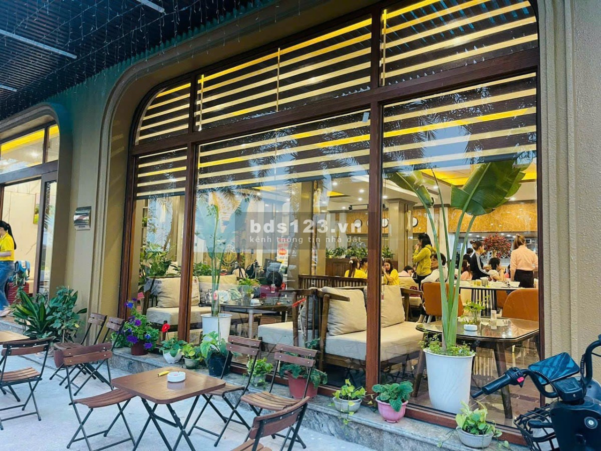 khách sạn 3 * tiêu chuẩn tỉ lệ lấp phòng đến 70% / tháng