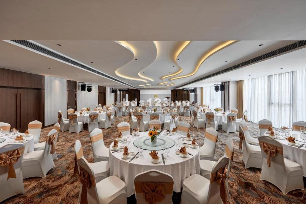 Khách sạn đạt tiêu chuẩn 5* quốc tế tại đường Hoàng Quốc Việt - Hùng Thắng, Hạ Long