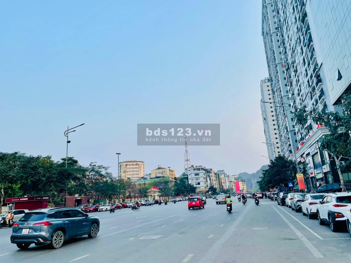 Chuyển nhượng tòa nhà văn phòng , nhà hàng ngay trung tâm trục đường to nhất thành phố vịnh Hạ Long
