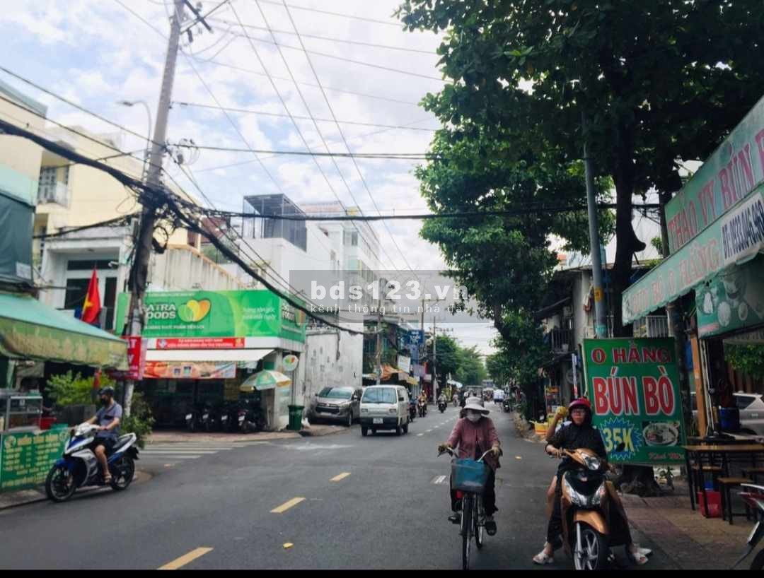 Sang nhượng mặt bằng tiền đường Phạm Văn Xảo quận Tân Phú có chỗ ở lại