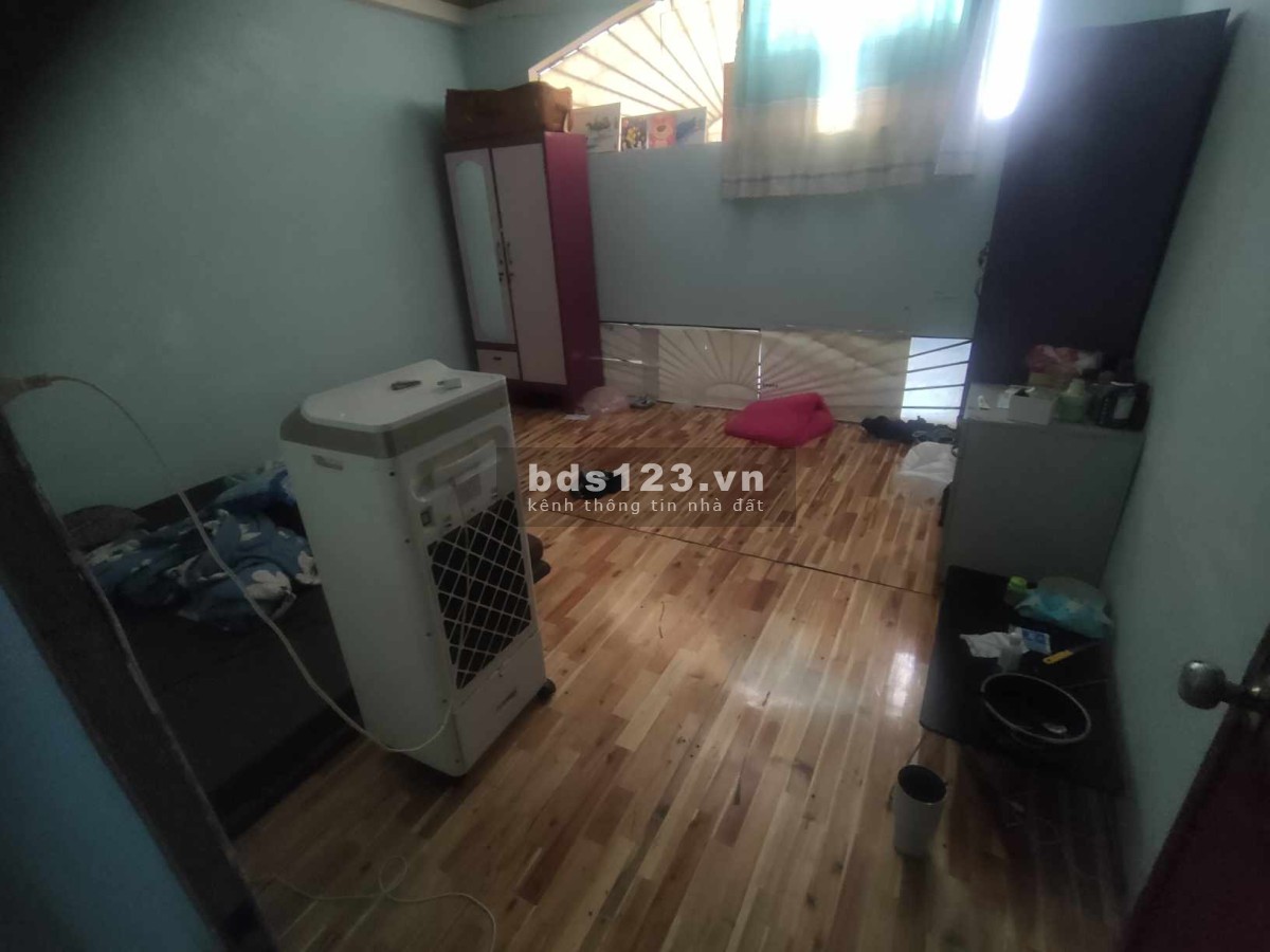 Sang nhượng mặt bằng tiền đường Phạm Văn Xảo quận Tân Phú có chỗ ở lại