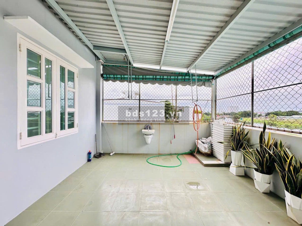 Cần Bán Gấp Nhà Lê Văn Sỹ, Quận 3, 5x12m. Chỉ 4,5 tỷ. 0786068363 Trúc