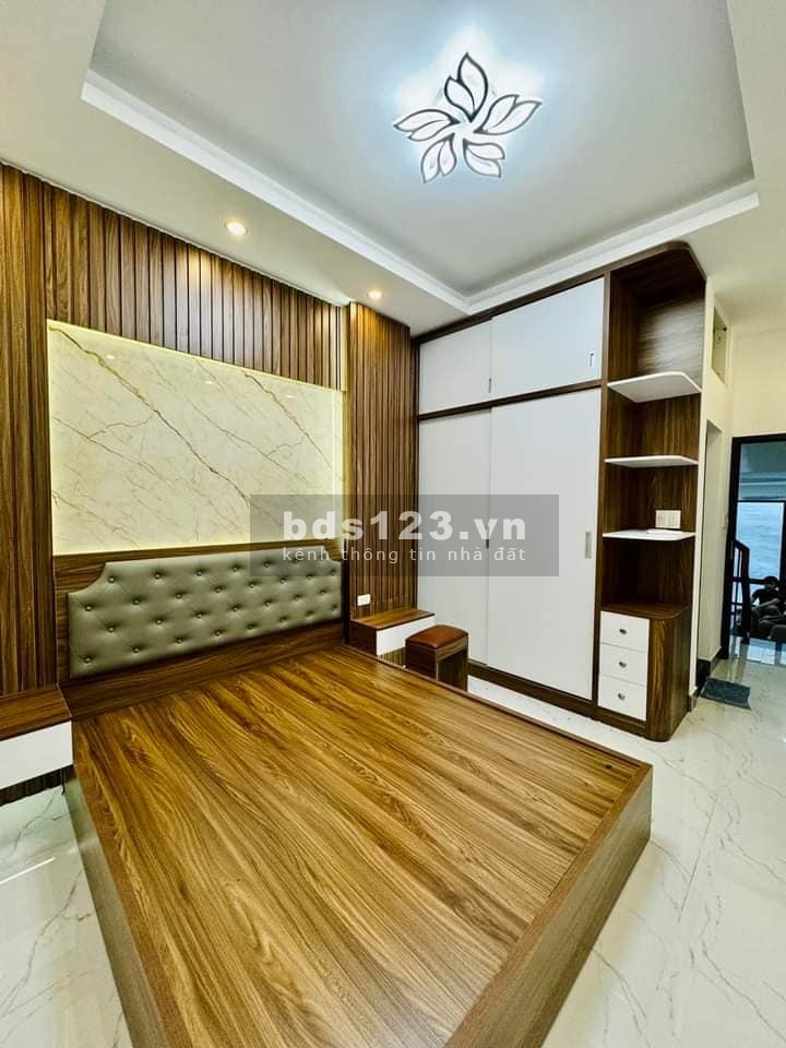 Bán Nhà Gần Đường Phố Kim Hoa, Đống Đa 30m, 5 tầng, mt 3m, giá 6.28 tỷ.
