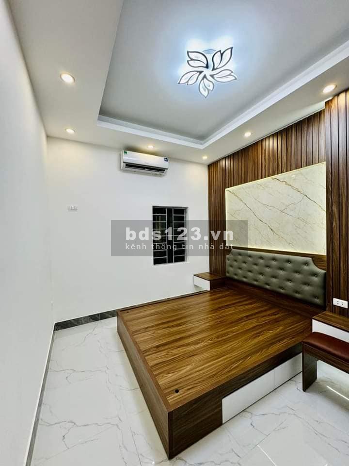 Bán Nhà Gần Đường Phố Kim Hoa, Đống Đa 30m, 5 tầng, mt 3m, giá 6.28 tỷ.