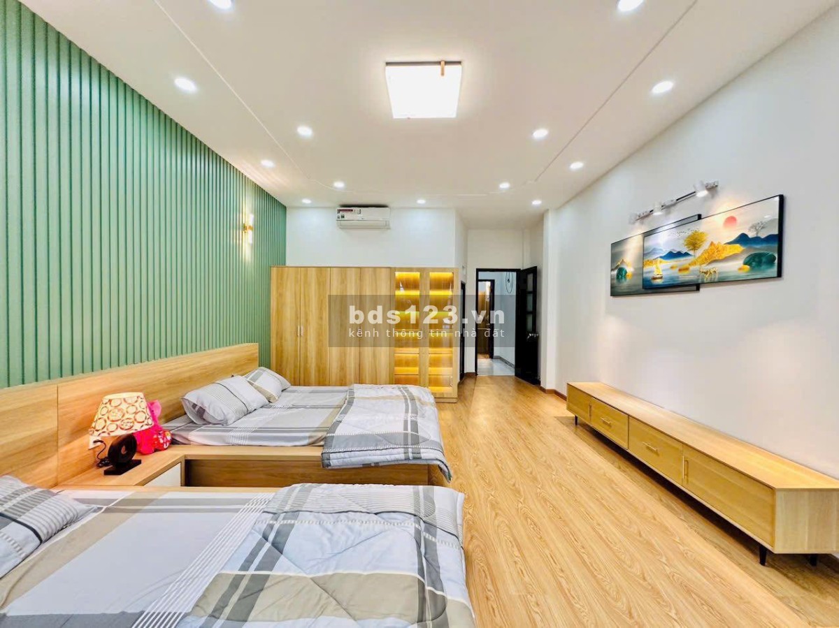 Cần Bán Gấp Nhà Lê Văn Sỹ, Quận 3, 5x12m. Chỉ 4,5 tỷ. 0786068363 Trúc