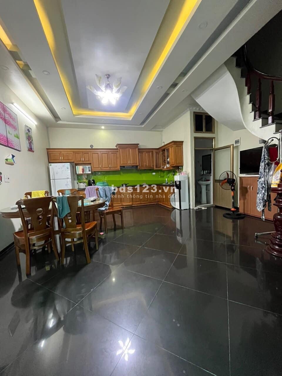 Bán nhà Yên Phụ - Hồ Tây 3 tầng 52m2 nhỉnh 6 tỷ