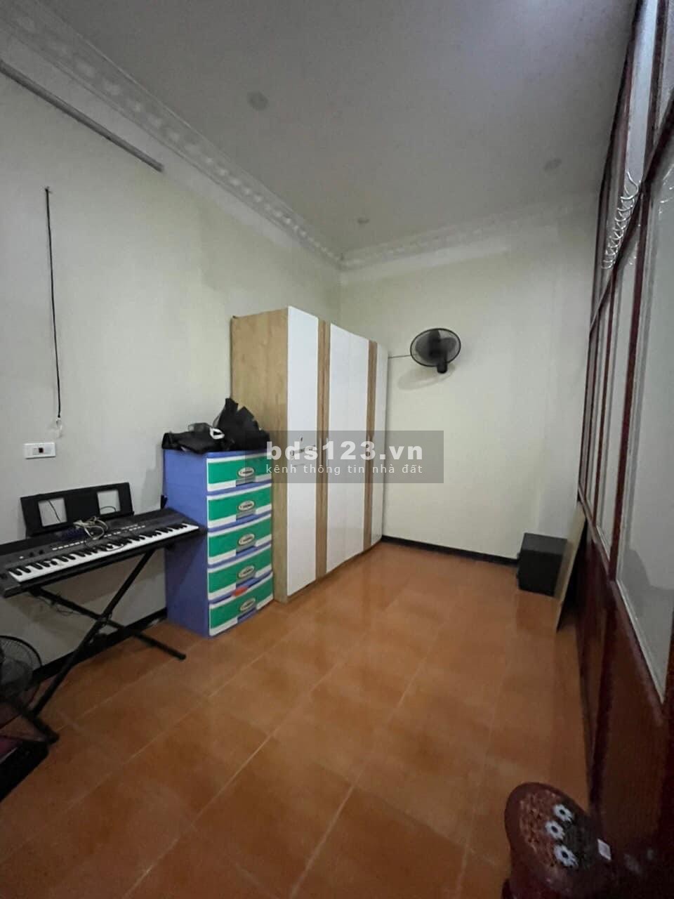 Bán nhà Yên Phụ - Hồ Tây 3 tầng 52m2 nhỉnh 6 tỷ