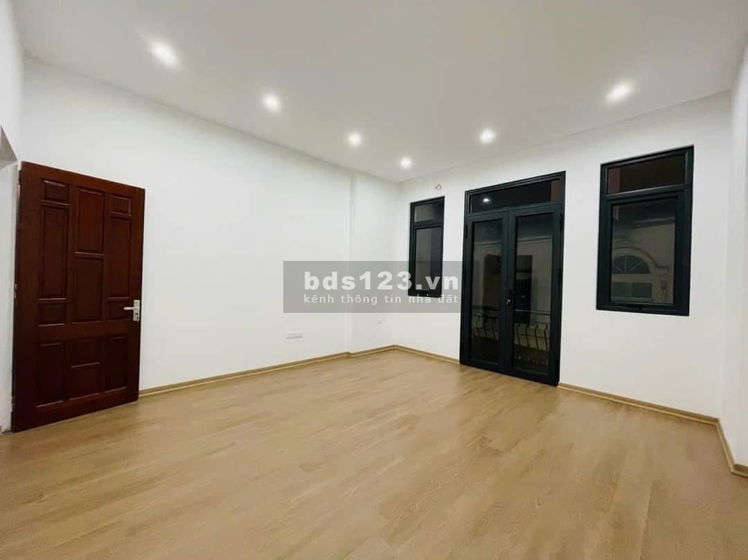 Bán nhà Quận Nam Từ Liêm - Phố Hồ Tùng Mậu 4 tầng, mặt tiền 4.5m
