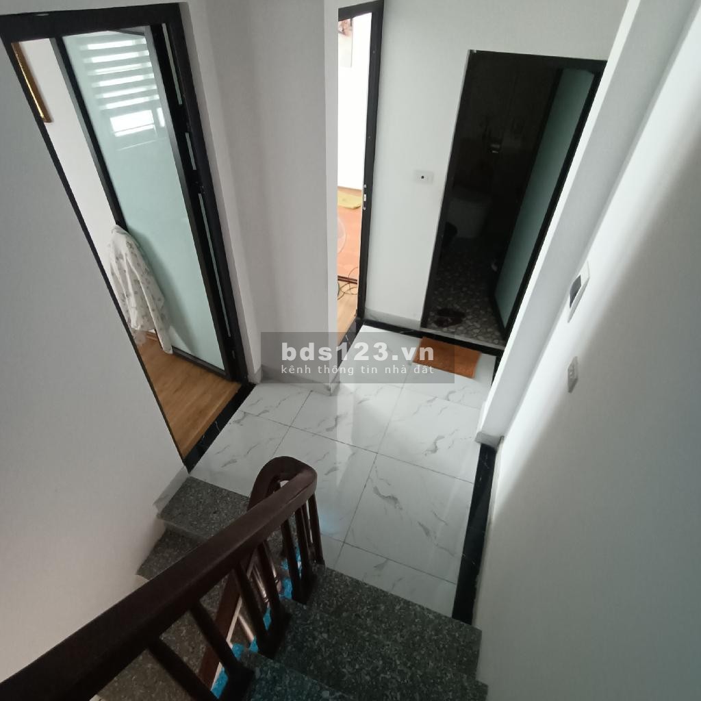 Bán nhà 5 tầng tại Hoàn Công Chất. Bắc từ Liêm. Phân lô vỉa hè rộng. Kinh doanh tốt. Khu vực vip.